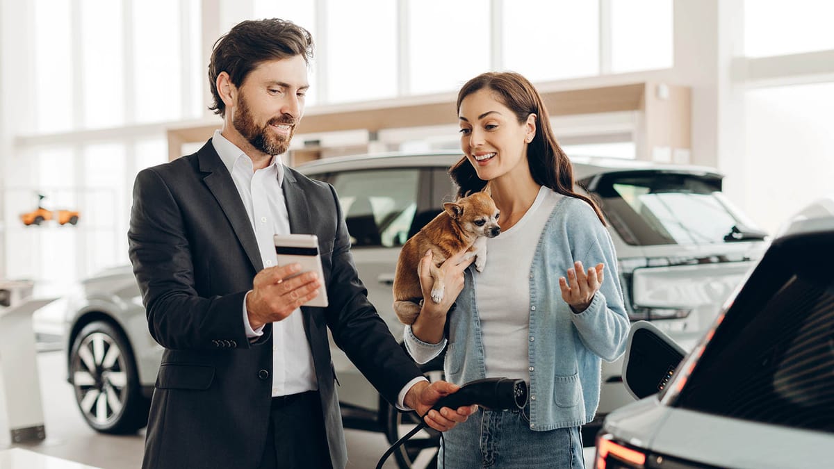 Fotografía que ilustra la noticia: Agosto de récord para el coche electrificado en España: el 28% de los turismos ya son eléctricos o enchufables