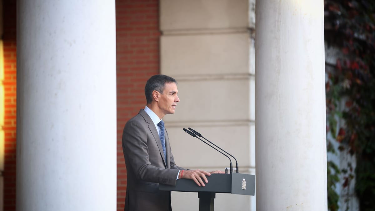 Fotografía que ilustra la noticia: El adelanto electoral congela la planificación eléctrica, el mercado de capacidad y el RD de centros de datos