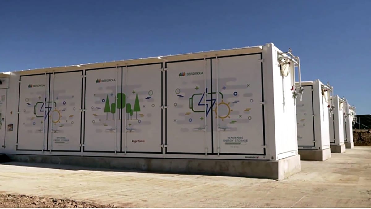 Fotografía que ilustra la noticia: El almacenamiento en baterías de EE UU crece un 70% anual y roza los 52 GW instalados