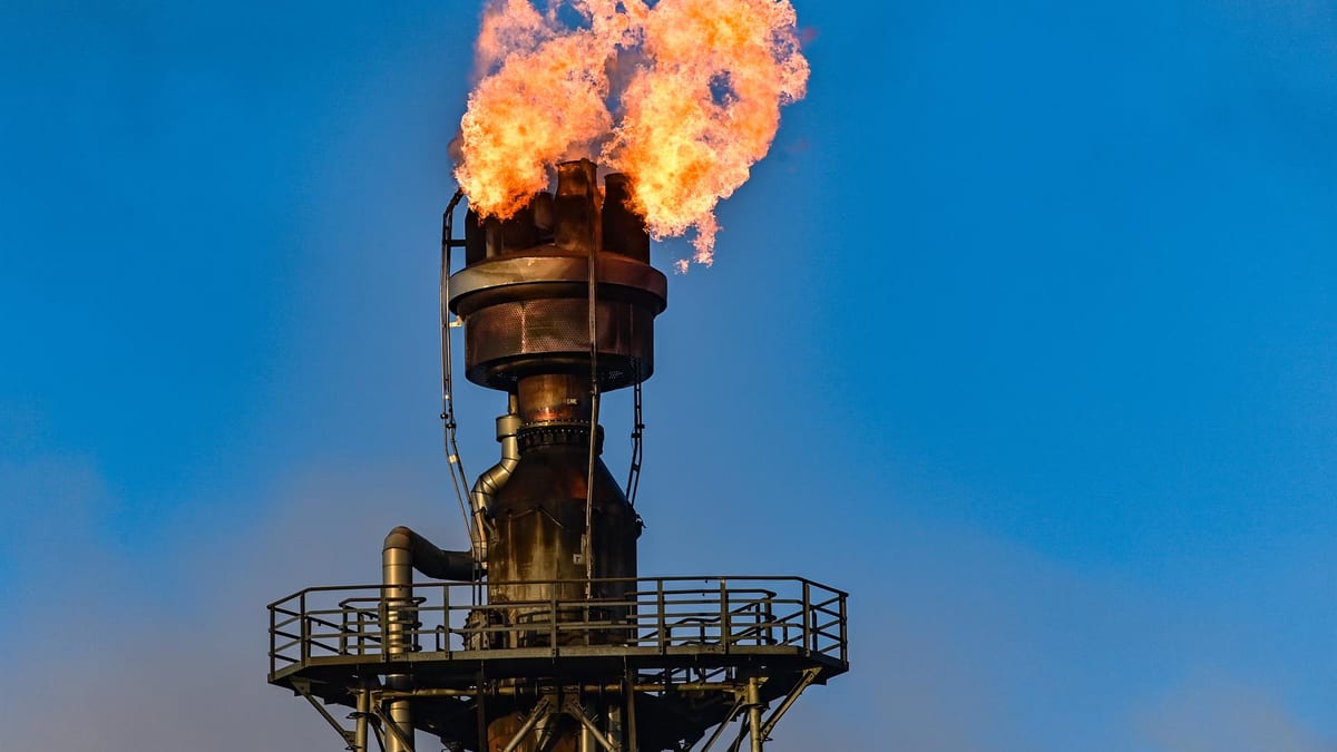 Fotografía que ilustra la noticia: El Brent supera los 116 dólares: el barril encadena su máximo desde abril en plena escalada en Ormuz
