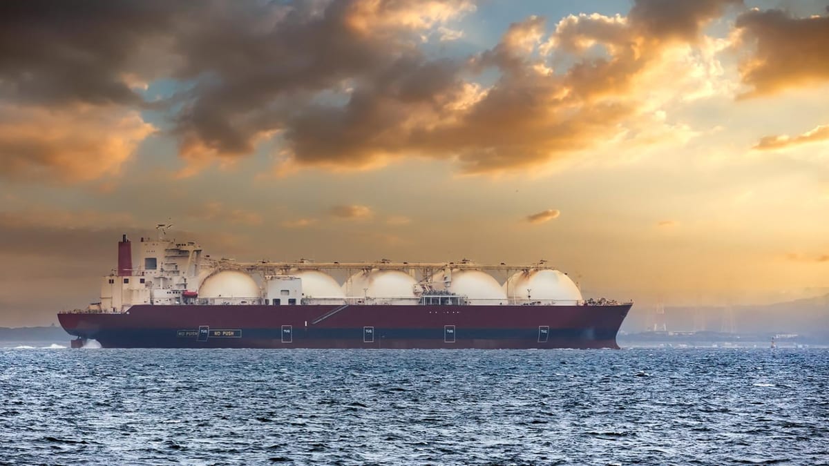 Fotografía que ilustra la noticia: El desplome del GNL de Qatar abre un hueco de 5,8 millones de toneladas al mes que Argelia no puede cubrir sola