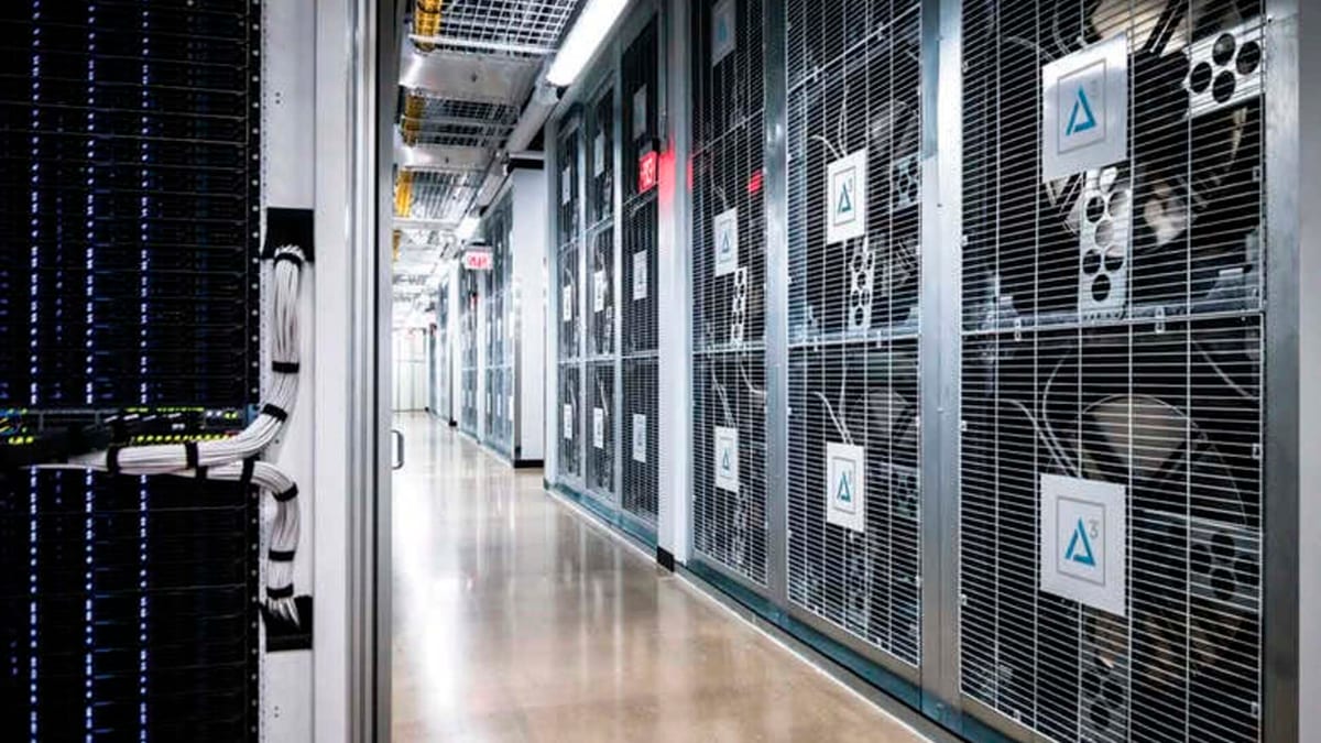 Fotografía que ilustra la noticia: España negocia con los centros de datos mientras avanza la norma del 80% renovable