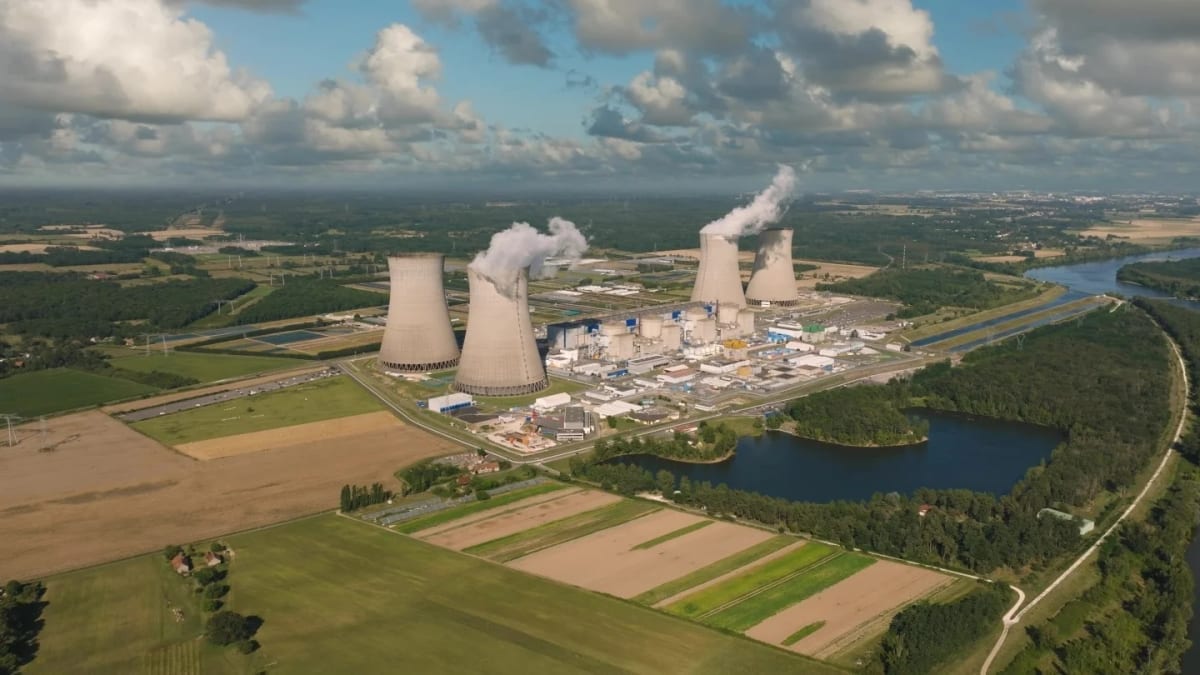 Fotografía que ilustra la noticia: Francia mantendrá su parque nuclear en 61-63 GW hasta 2035 y duplicará renovables: la flexibilidad, su asignatura pendiente