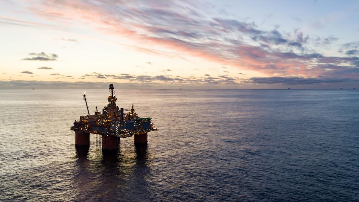 Fotografía que ilustra la noticia: La guerra en el Golfo abre la puerta a Blackstone, KKR y BlackRock en el transporte de crudo y gas de las estatales