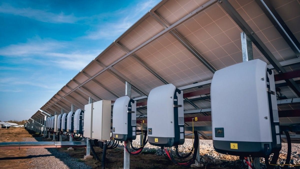 Fotografía que ilustra la noticia: La industria estadounidense de inversores solares prevé superar los 100 GW de capacidad propia en 2027