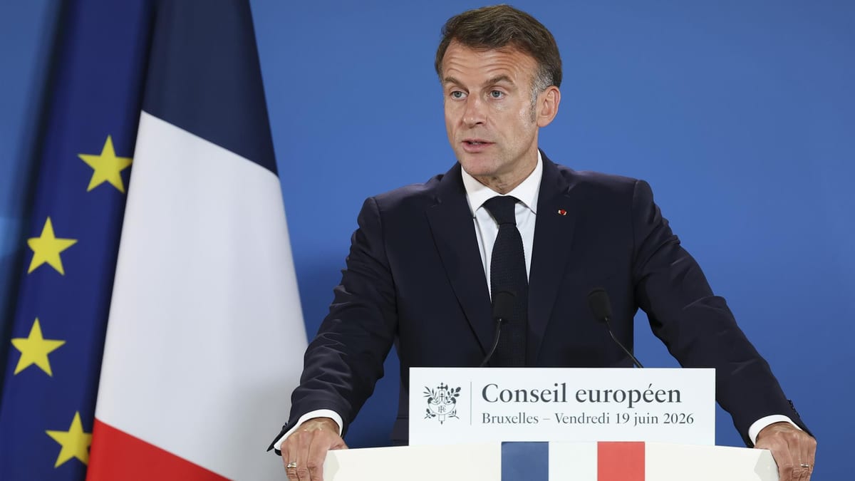 Fotografía que ilustra la noticia: Macron tilda de «inapropiado» el acuerdo de Trump y Putin sobre el diésel ruso y avisa de que no abaratará la energía