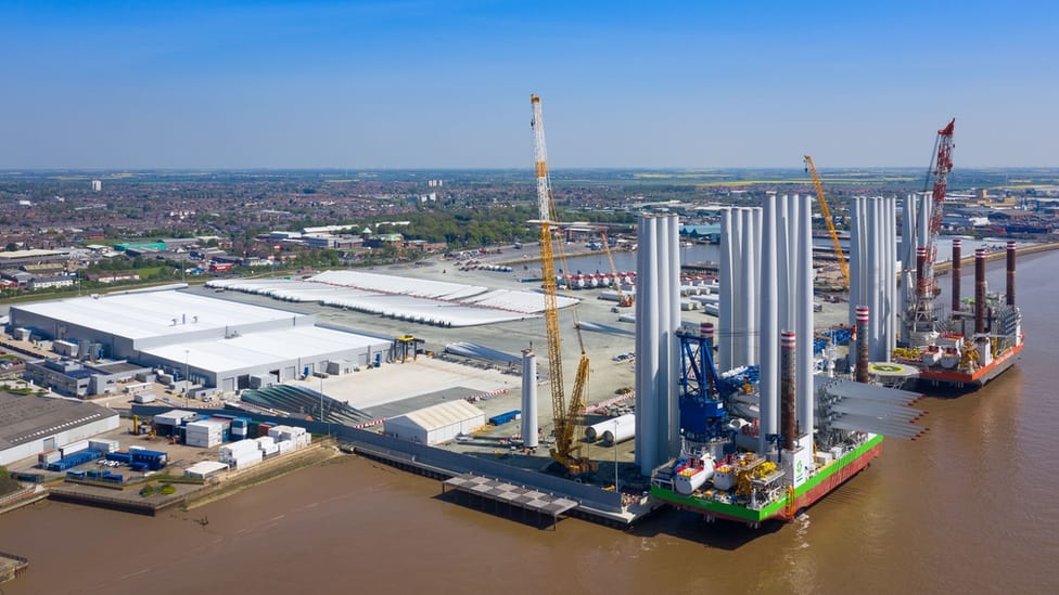 Fotografía que ilustra la noticia: Siemens Gamesa inicia en Hull la fabricación de las palas de 115 metros para Hornsea 3