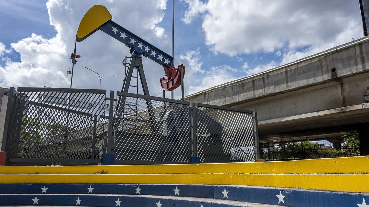 Fotografía que ilustra la noticia: Venezuela busca capital extranjero para recuperar su producción petrolera y de gas